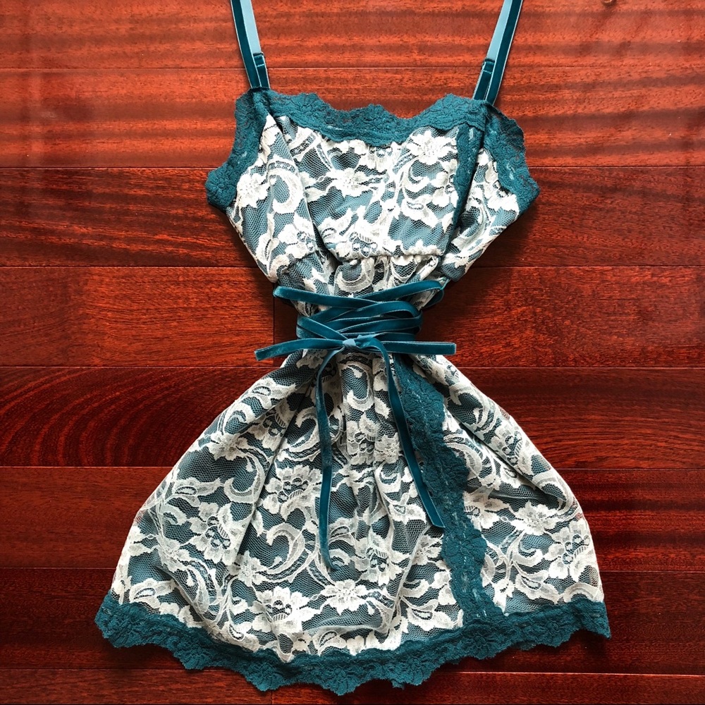 NEW Victoria’s Secret teal lace tunic, size Small